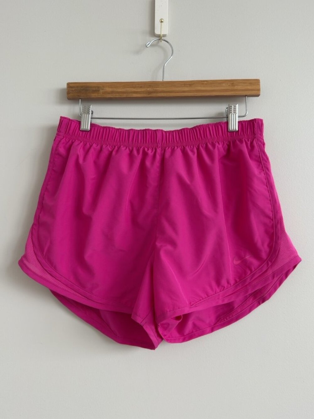 Nike Dri-FIT Hot Pink Running Shorts Women’s LARGE w/ Brief Liner